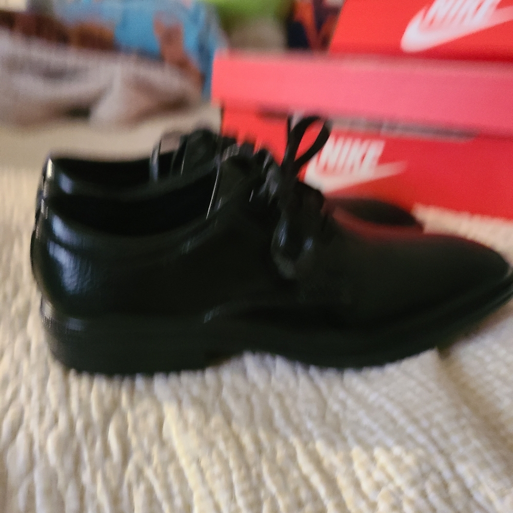 Dress shoes - Picture 2 of 3